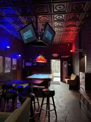Roxanne's by null