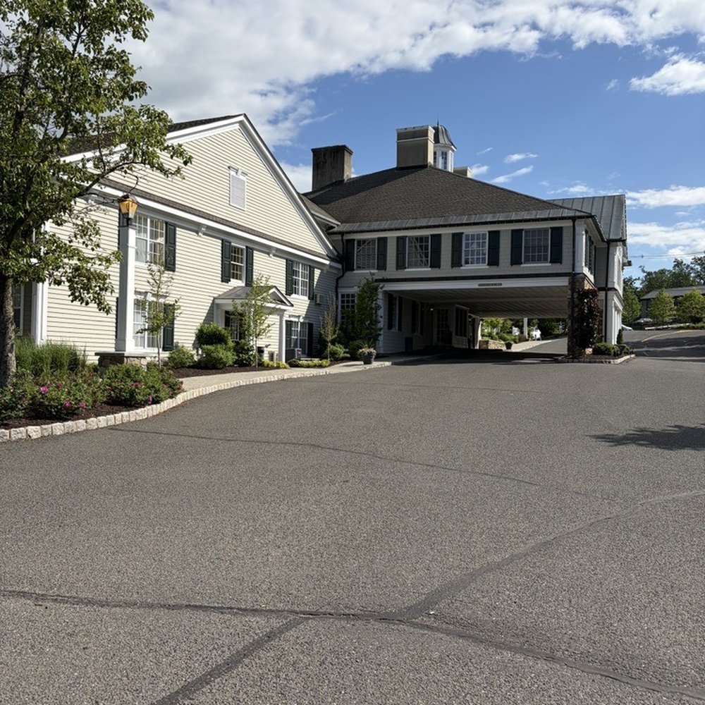 Olde Mill Inn - Hotels Near Me - Basking Ridge, New Jersey