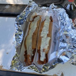 M & B Snack Bar - Long chili cheese dog
