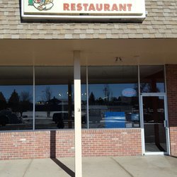 La Familia Restaurant - Our service is focused around traditional manners and service. We treat each guest as a top priority, to help enhance our guest experience.
