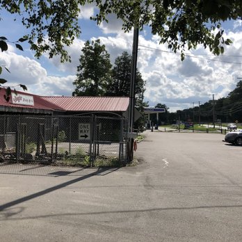 Jucy's Smokehouse Bar-B-Q - Barbeque Near Me - Pewee Valley, Kentucky