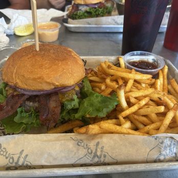 Roadhouse - Bacon Cheese Cheeseburger - New American Near Me - Kingsburg, California Roadhouse - Bacon Cheese Cheeseburger - New American Near Me - Kingsburg, California