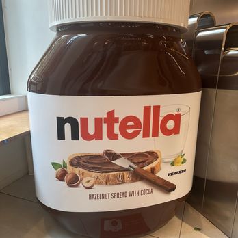 Nutella Cafe - giant nutella - Desserts Near Me - Chicago, Illinois