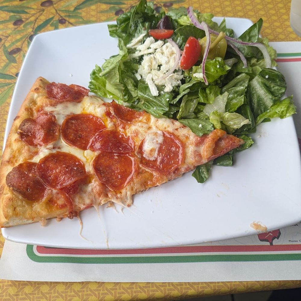A Carini's Pizza & Pasta - Lunch special - Italian Near Me - Murrieta, California