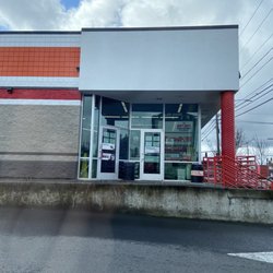 AutoZone Auto Parts - Main entrance near the 122nd Street