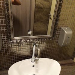Akropolis Restaurant - Restroom was super sleek n clean
