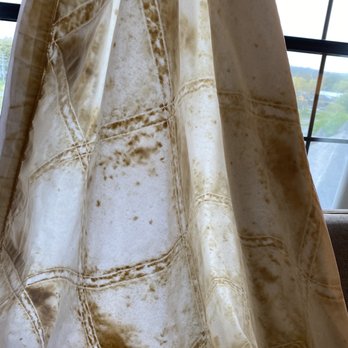 Sheraton Parsippany Hotel - Same exact comforter just holding it up by the window!!!! - Hotels Near Me - Parsippany, New Jersey