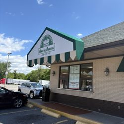 Newport Creamery Ice Cream & Sandwich Shoppe