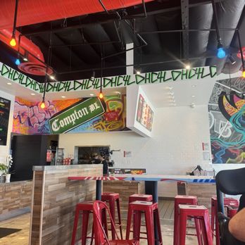 Dave's Hot Chicken - Dining Area - Chicken Shop Near Me - Compton, California
