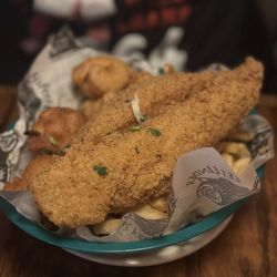 Six Feet Under Pub & Fish House - Grant Park