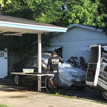 Professional Detailing Service - Hector washing my car - Auto Detailing Near Me Professional Detailing Service - Hector washing my car - Auto Detailing Near Me