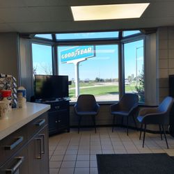 Heartland Tire and Auto - Waiting Area