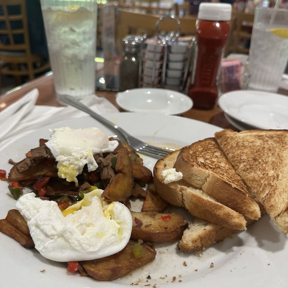 Peach Valley Cafe - Kick hash breakfast with sourdough toast - Breakfast & Brunch Near Me - Maitland, Florida Peach Valley Cafe - Kick hash breakfast with sourdough toast - Breakfast & Brunch Near Me - Maitland, Florida