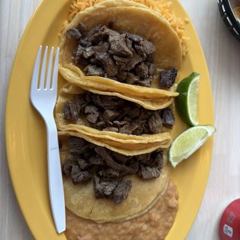La Calle Tacos y Tequila - Tacos de Taco - Carne Asada (Grilled Steak)asada - Mexican Near Me - Chicago, Illinois La Calle Tacos y Tequila - Tacos de Taco - Carne Asada (Grilled Steak)asada - Mexican Near Me - Chicago, Illinois
