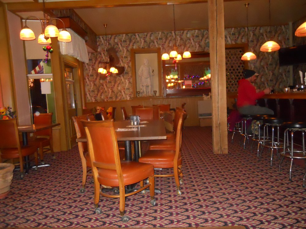 ALFRESCO PIZZERIA Updated September 2024 211 N Main St, Alma, Wisconsin Pizza Restaurant