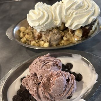 King Condrell's Candy & Ice Cream - Black raspberry ice cream sundae with marshmellow topping and raspberry chocolates - Candy Stores Near Me - Kenmore, New York