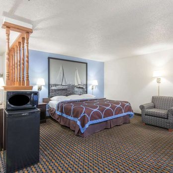 Super 8 by Wyndham New Castle - 1 Queen Bed Suite - Hotels Near Me - New Castle, Delaware Super 8 by Wyndham New Castle - 1 Queen Bed Suite - Hotels Near Me - New Castle, Delaware
