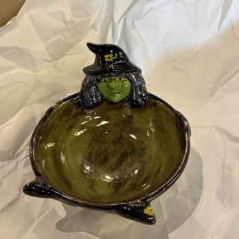 Painted Earth - Witch candy bowl. - Paint & Sip Near Me - Menifee, California