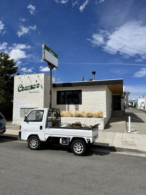 Cosmo’s Snack Bar by null