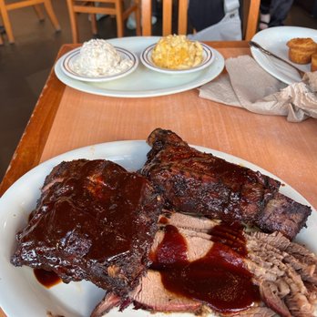 Roadside BBQ - 3 way combo with 2 sides and corn muffin . Here for dinner - Barbeque Near Me - San Rafael, California Roadside BBQ - 3 way combo with 2 sides and corn muffin . Here for dinner - Barbeque Near Me - San Rafael, California