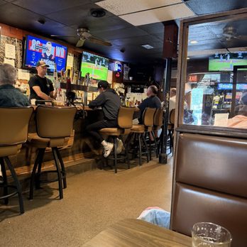 Skinners Pub & Eatery - Pubs Near Me - Saint Paul, Minnesota Skinners Pub & Eatery - Pubs Near Me - Saint Paul, Minnesota