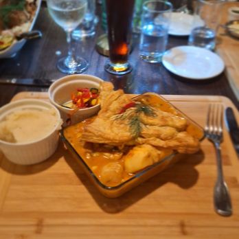 Dueling Spoons - Seafood Potpie - Salad Near Me - Fall Creek, Oregon