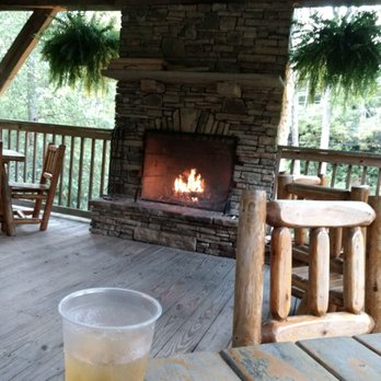 Mitchell's Lodge & Cottages - Build a fire and relax. - Hotels Near Me - Highlands, North Carolina