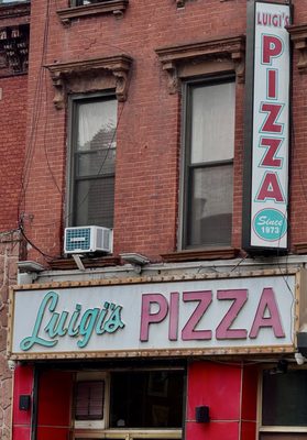 Luigi's Pizza by null