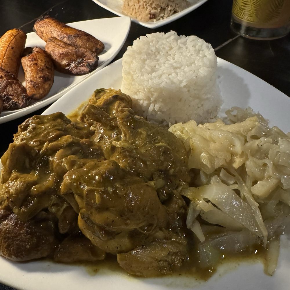 S'Aimer - Curry chicken - Lounges Near Me - New York, New York S'Aimer - Curry chicken - Lounges Near Me - New York, New York