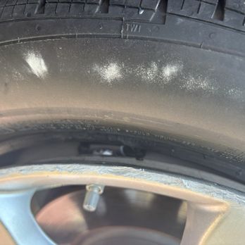 Euless B&B Wrecker Service - Damaged tire - Towing Near Me - Euless, Texas Euless B&B Wrecker Service - Damaged tire - Towing Near Me - Euless, Texas