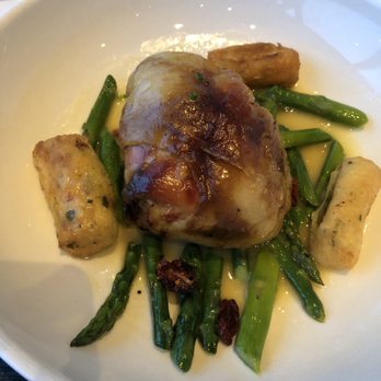 360 Restaurant - Stuffed Chicken - Canadian (New) Near Me - Toronto, Ontario
