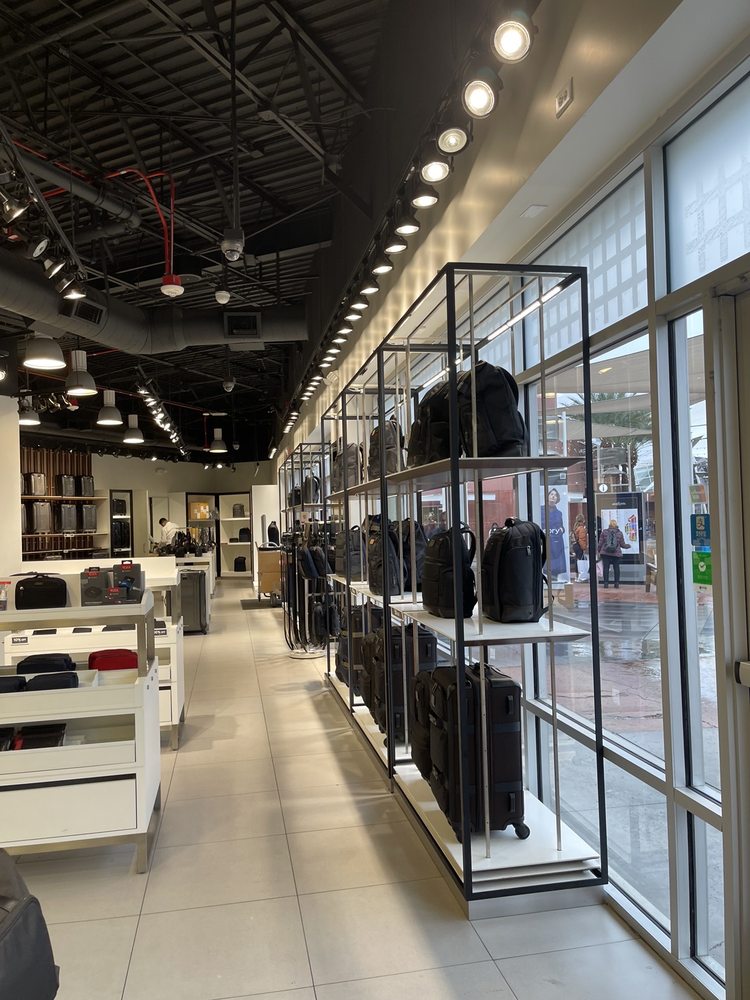 TUMI OUTLET Updated October 2024 27 Photos & 10 Reviews 875 S