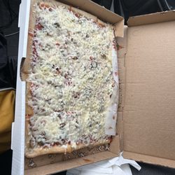 Dicarlos Pizza - Highlands - Extra cheese and mushroom 12 cut