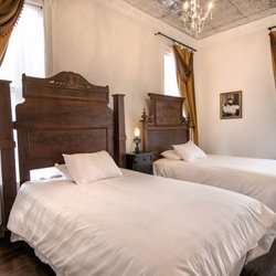 The Schaefer Haus - The Stuttgard Room has two double beds and features a private balcony and bathroom.