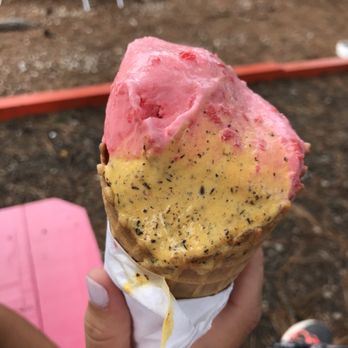 La Michoacana Premium - Cherry and Mexican Vanilla with Chocolate chips - Ice Cream & Frozen Yogurt Near Me - Raleigh, North Carolina