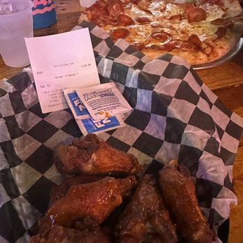 Fat Tuesday - Wings & Pizza - Cocktail Bars Near Me - Tampa Bay, Florida