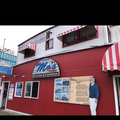 Mo's Seafood & Chowder by null