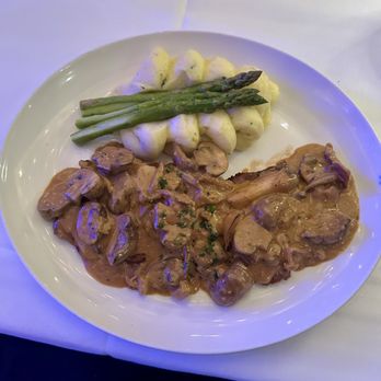 Atlantis Steakhouse - Tableside Steak Dianne - Steakhouses Near Me - RENO, Nevada