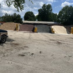 Earth First of Kentuckiana - Gravel and mulch pits for big projects