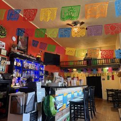 Una Ves Mas Mexican Restaurant - Interior