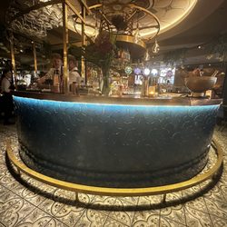 The Cut & Craft - Bar area