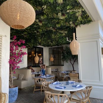 Azur Beverly Hills - Look at the ceiling? C'est si bon! - French Near Me - Beverly Hills, California Azur Beverly Hills - Look at the ceiling? C'est si bon! - French Near Me - Beverly Hills, California