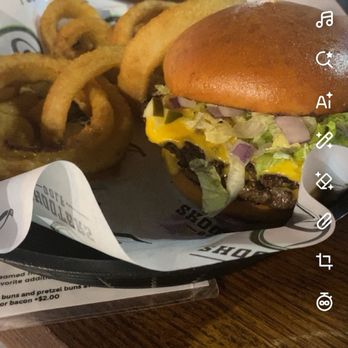 Shooters Golf - Smash burger - Golf Near Me - Wexford, Pennsylvania Shooters Golf - Smash burger - Golf Near Me - Wexford, Pennsylvania