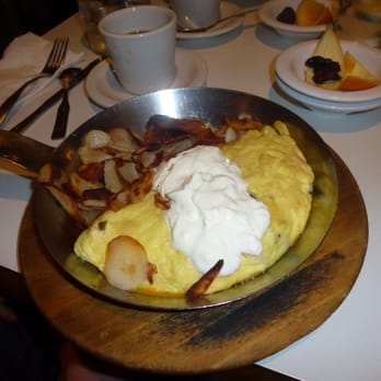 Lou Mitchell's - Jardiniere omelette - Breakfast & Brunch Near Me - Chicago, Illinois