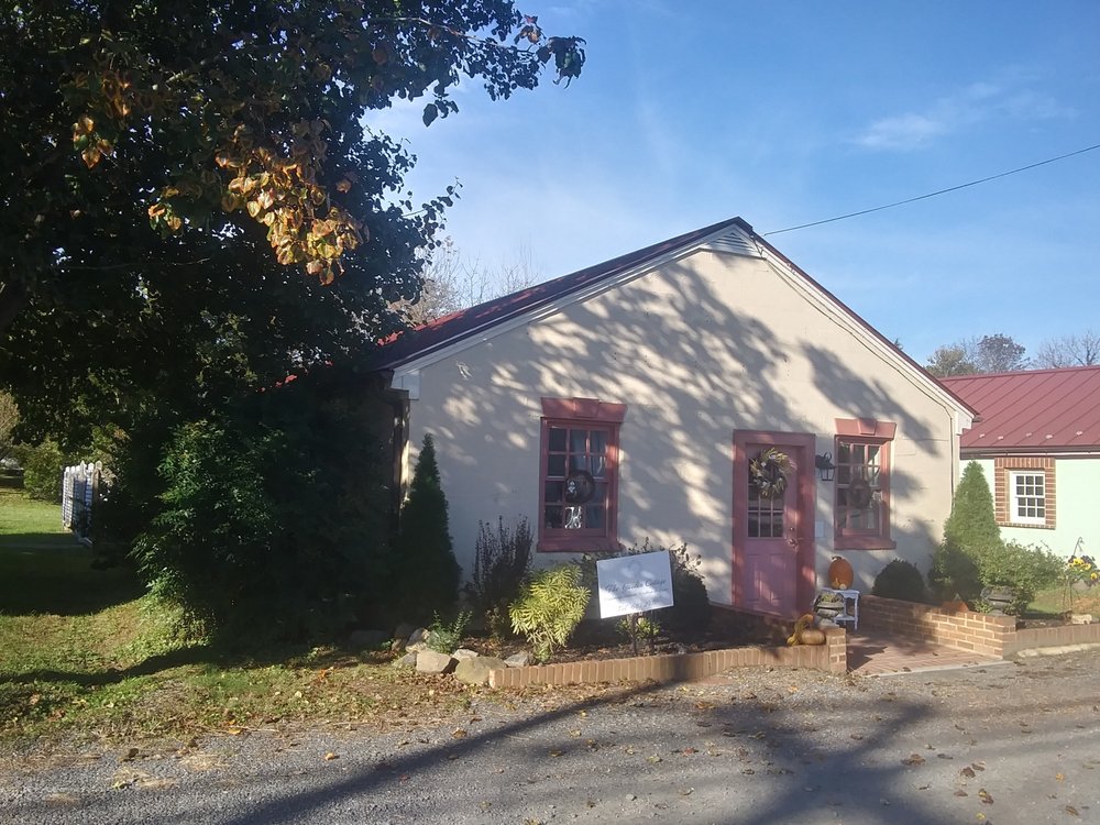 THE GARDEN COTTAGE 111 S Faulconer St, Gordonsville, Virginia