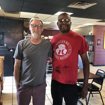 Crosstown BBQ - Owner, Steve Williams!  Incredibly nice guy and has BBQ figured out!! - Barbeque Near Me - Springfield, Missouri