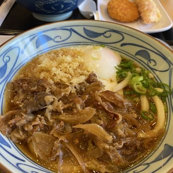 Marugame Udon - Nikutama - Japanese Near Me - Honolulu, Hawaii