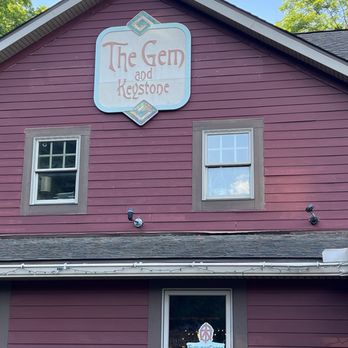 The Gem and Keystone Brewpub - The Gem and Keystone clapboard exterior - American Near Me - Shawnee on Delaware, Pennsylvania