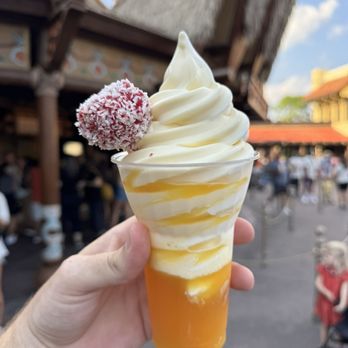 Aloha Isle - Tropical Serenade - Ice Cream & Frozen Yogurt Near Me - Lake Buena Vista, Florida