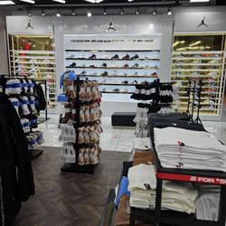 Shoe Palace - Inside of the store